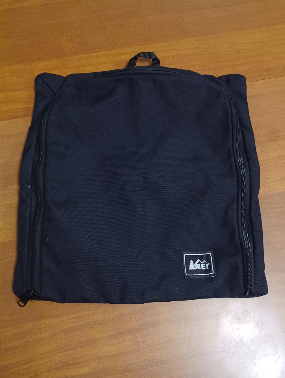 REI Hanging Sundry Travel Bag Personal Toiletry Flat Zippered Pouch